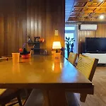 M1 Wood House Hongik Univ 6 Double Beds