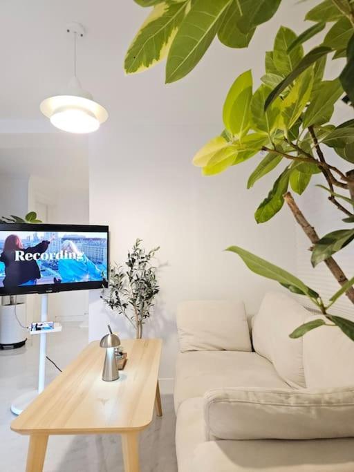 Apartment M1 Wood House Hongik Univ 6 Double Beds *