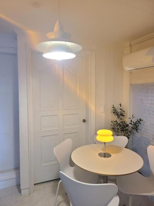 M1 Wood House Hongik Univ 6 Double Beds *