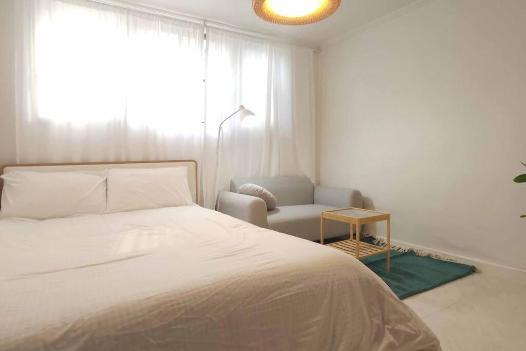 Apartment M1 Wood House Hongik Univ 6 Double Beds Seoul