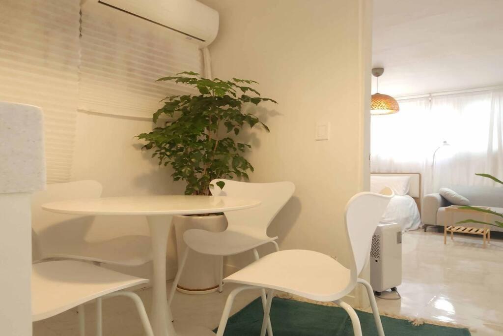 M1 Wood House Hongik Univ 6 Double Beds