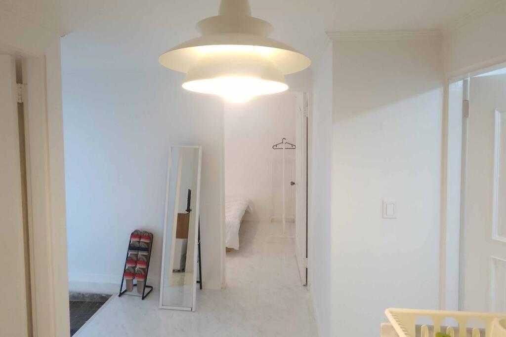 M1 Wood House Hongik Univ 6 Double Beds Seoul