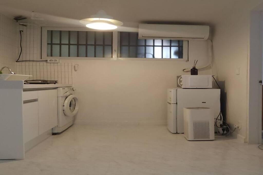 M1 Wood House Hongik Univ 6 Double Beds * Seoul