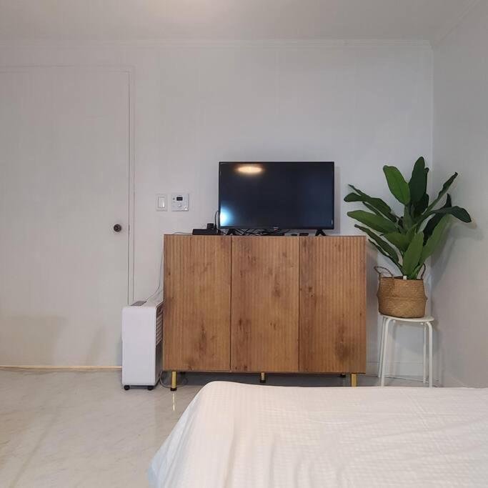 Apartment M1 Wood House Hongik Univ 6 Double Beds Seoul