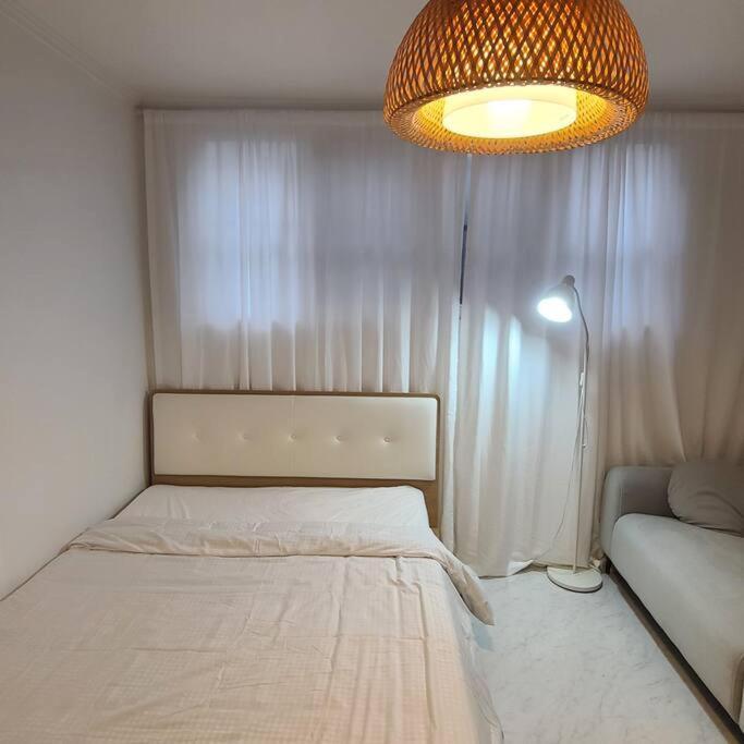 M1 Wood House Hongik Univ 6 Double Beds Seoul