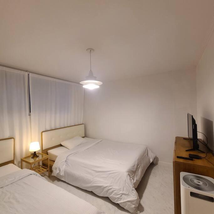 Apartment M1 Wood House Hongik Univ 6 Double Beds Seoul