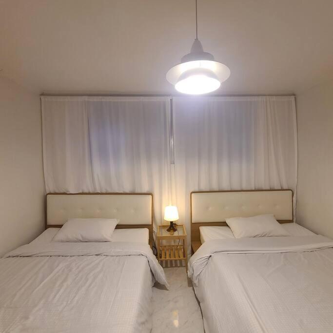 M1 Wood House Hongik Univ 6 Double Beds Apartment *