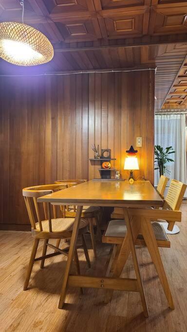 M1 Wood House Hongik Univ 6 Double Beds