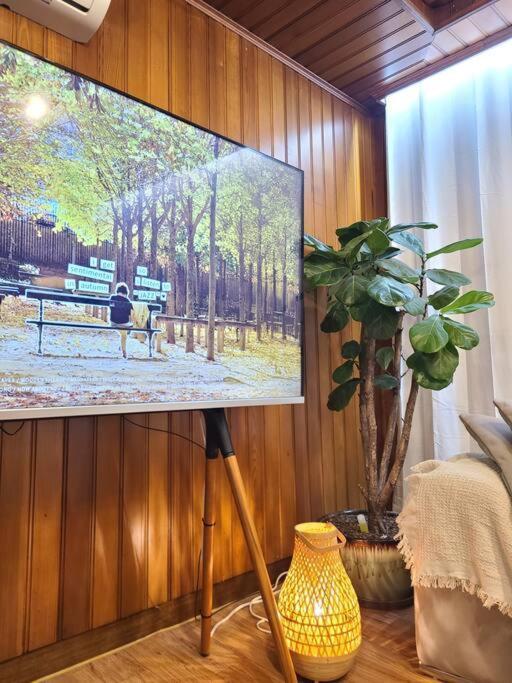 Apartment M1 Wood House Hongik Univ 6 Double Beds