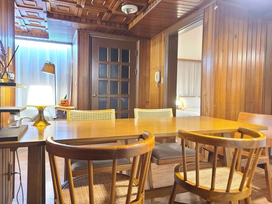 M1 Wood House Hongik Univ 6 Double Beds *